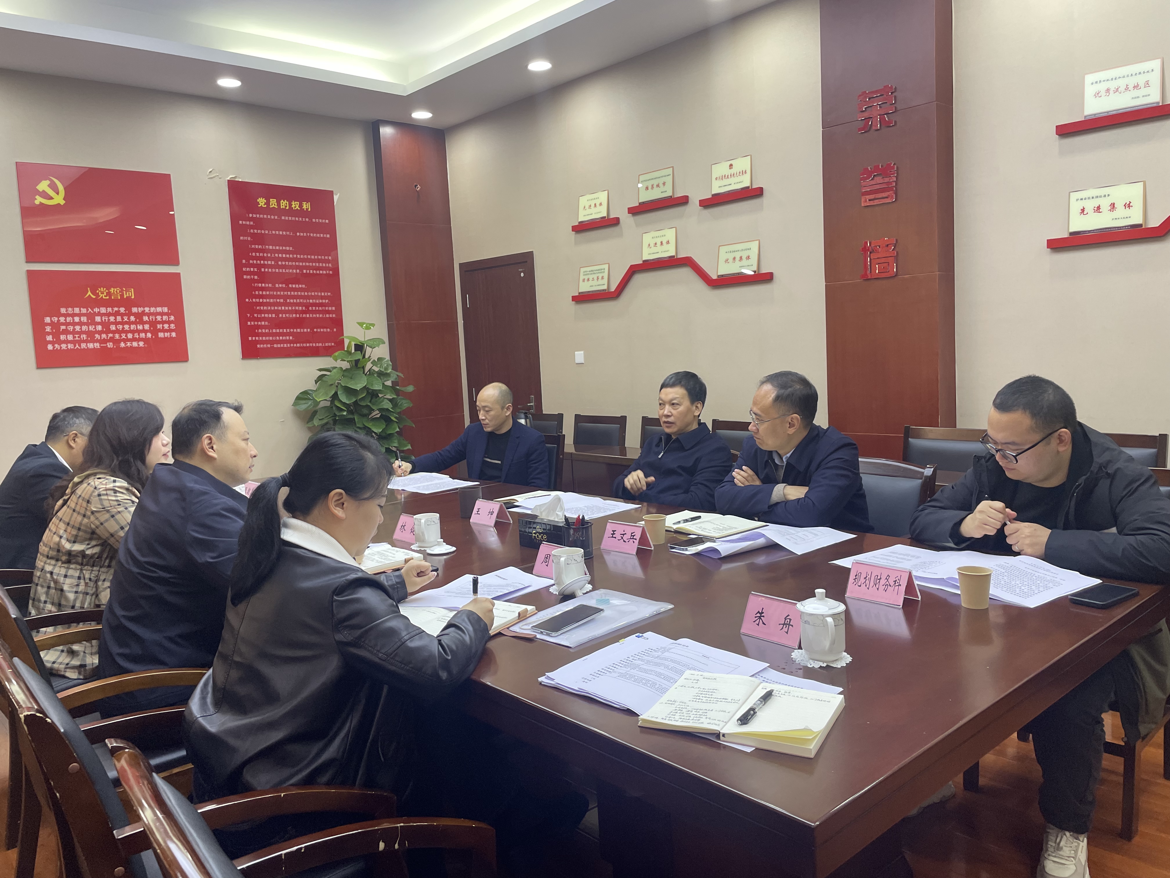 政企聯(lián)合、共謀發(fā)展 西南醫(yī)投集團黨委書記、董事長林健帶隊向瀘州市民政局作專題匯報