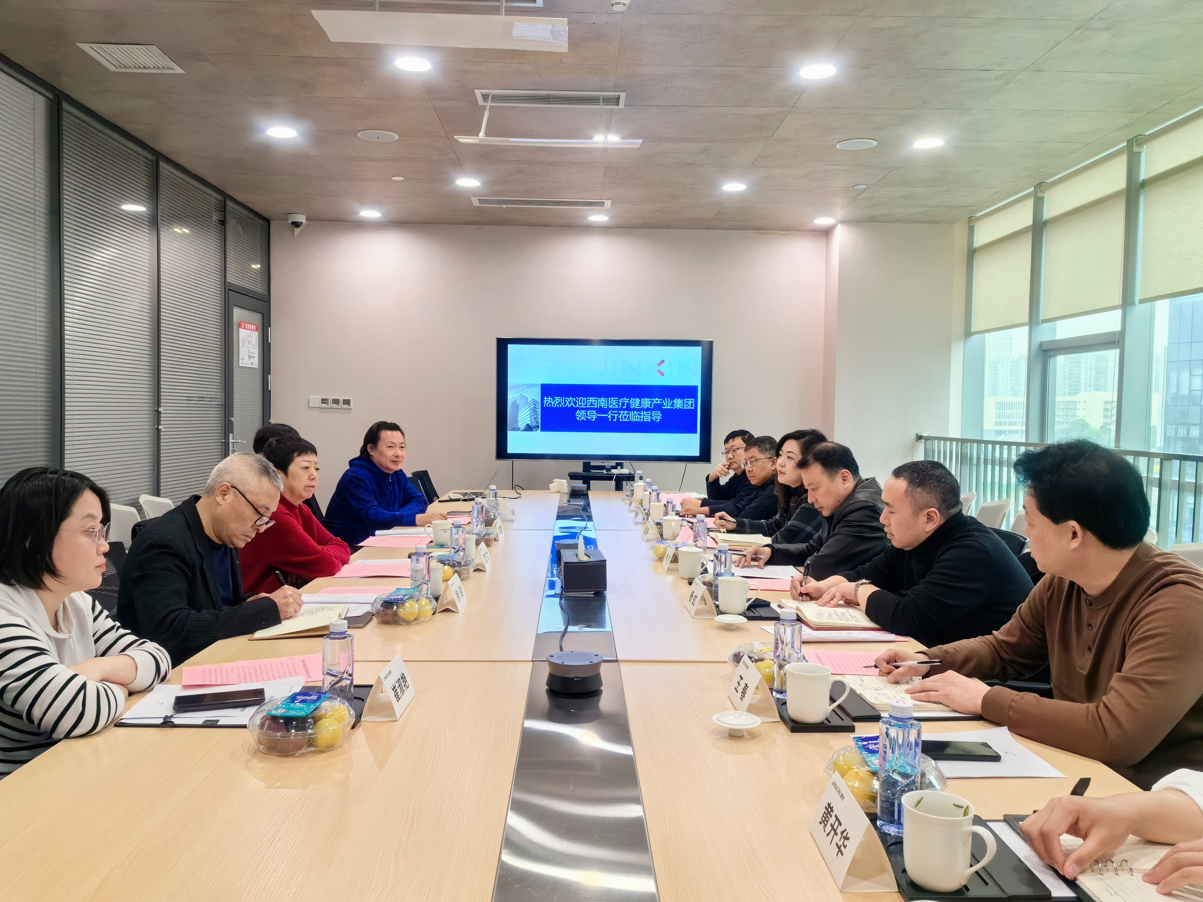 西南醫(yī)投集團黨委書記、董事長林健率隊赴錦欣集團考察交流