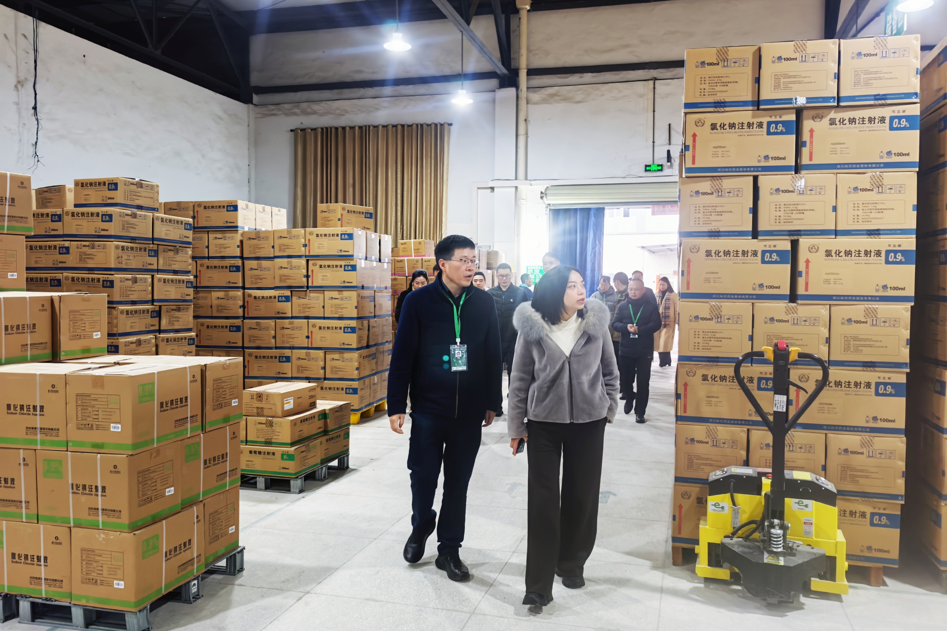 瀘州市醫(yī)藥健康產(chǎn)業(yè)發(fā)展局黨組成員、副局長郭溱率隊蒞臨醫(yī)藥公司開展節(jié)后安全檢查