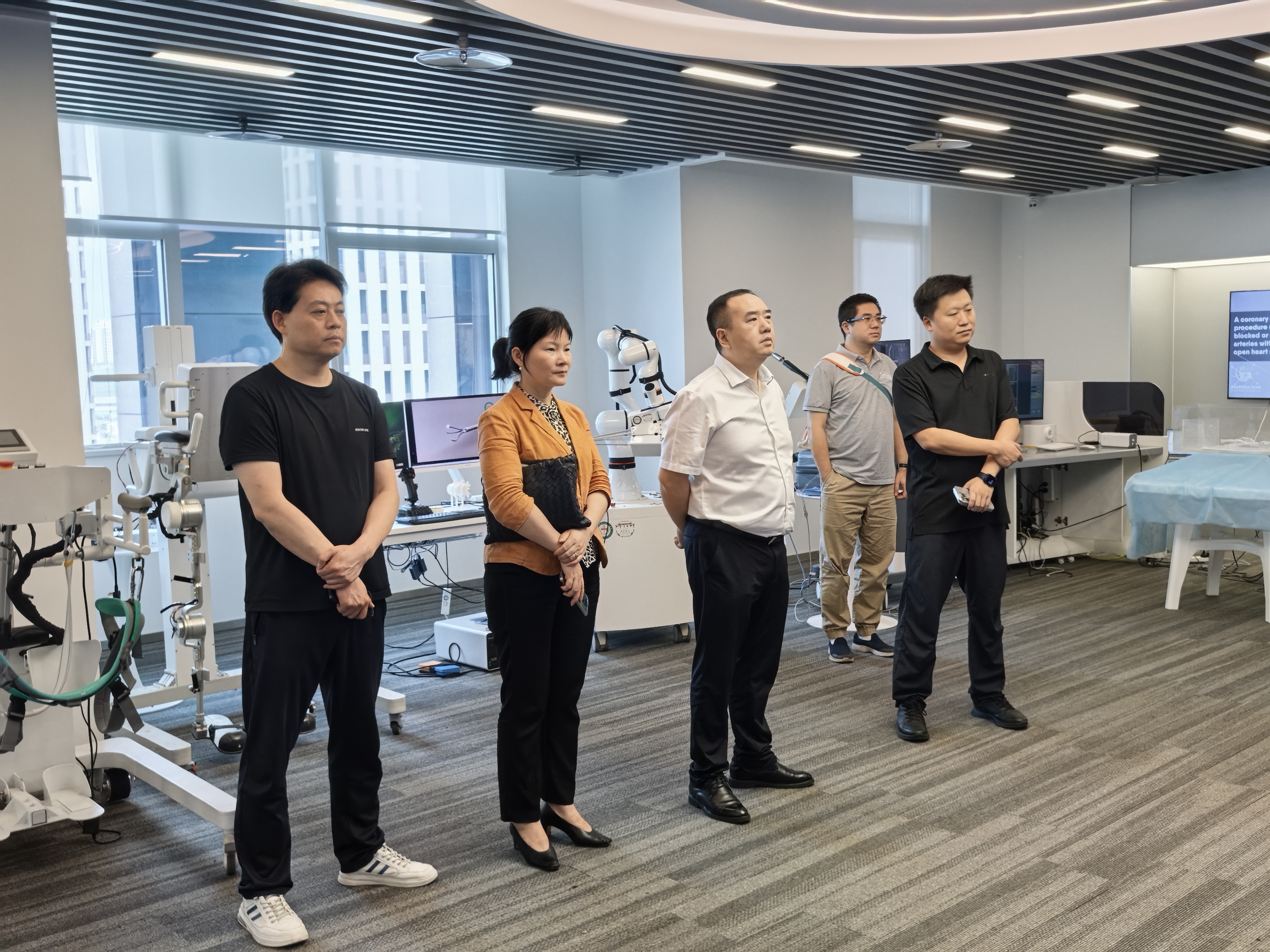 西南醫(yī)投集團(tuán)赴成都開展醫(yī)療科技產(chǎn)業(yè)考察調(diào)研