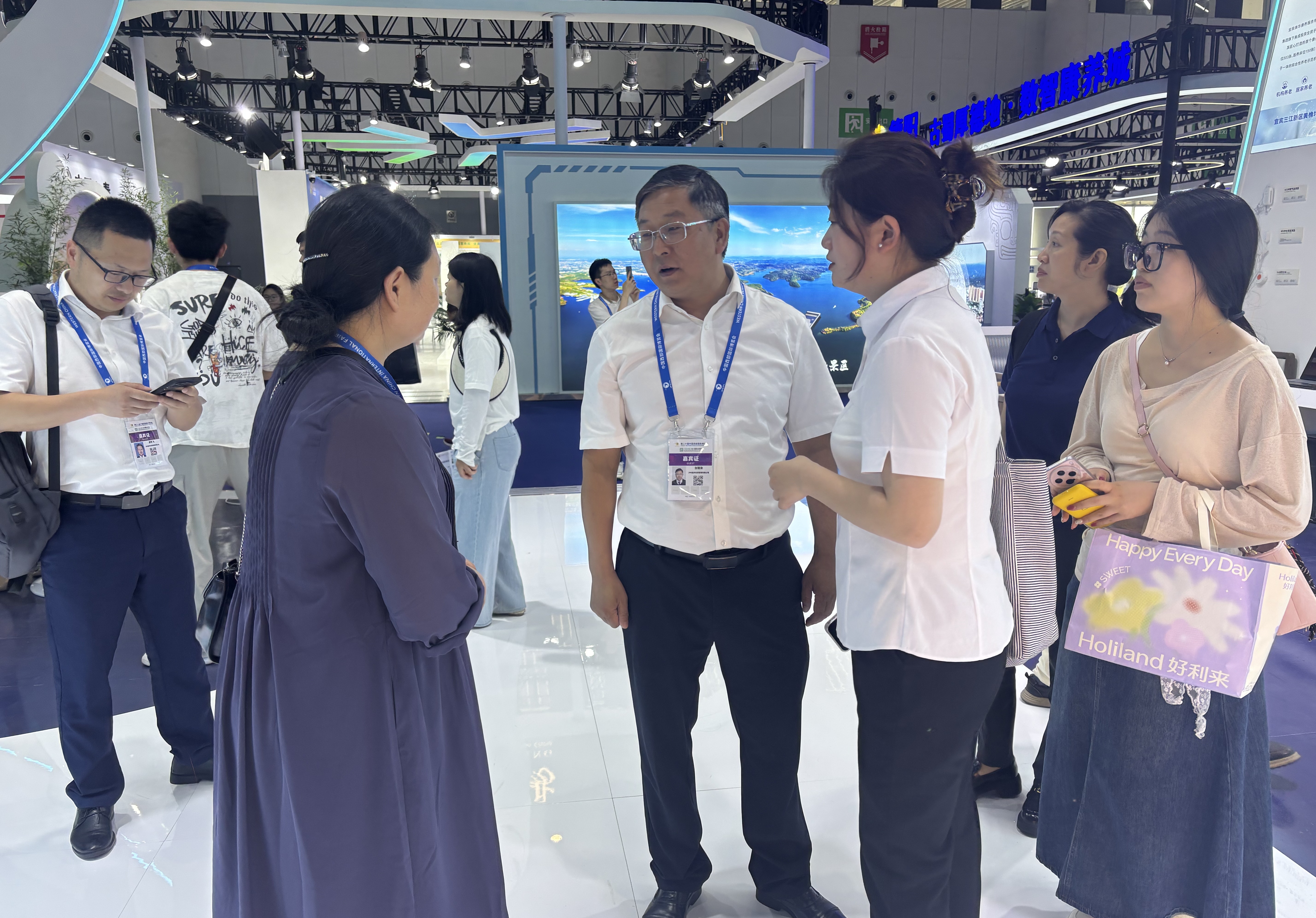 醫(yī)養(yǎng)投資公司參展第六屆中國四川國際養(yǎng)老服務(wù)業(yè)暨養(yǎng)老業(yè)博覽會(huì)